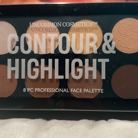 Uncommon Cosmetics Contour & Highlight 8 Piece Professional Face Palette. - Picture 5 of 6